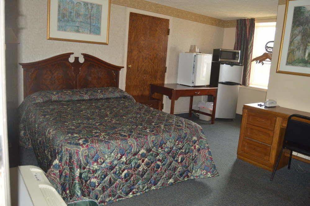Budget Inn Of Tazewell County Pounding Mill Екстериор снимка